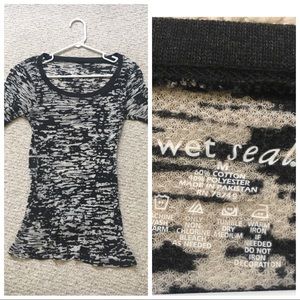 Tightly fitted t shirt